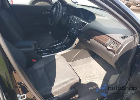 2017 Honda Accord Hybrid z USA, uszkodzony, nr VIN JHMCR6F38HC015992